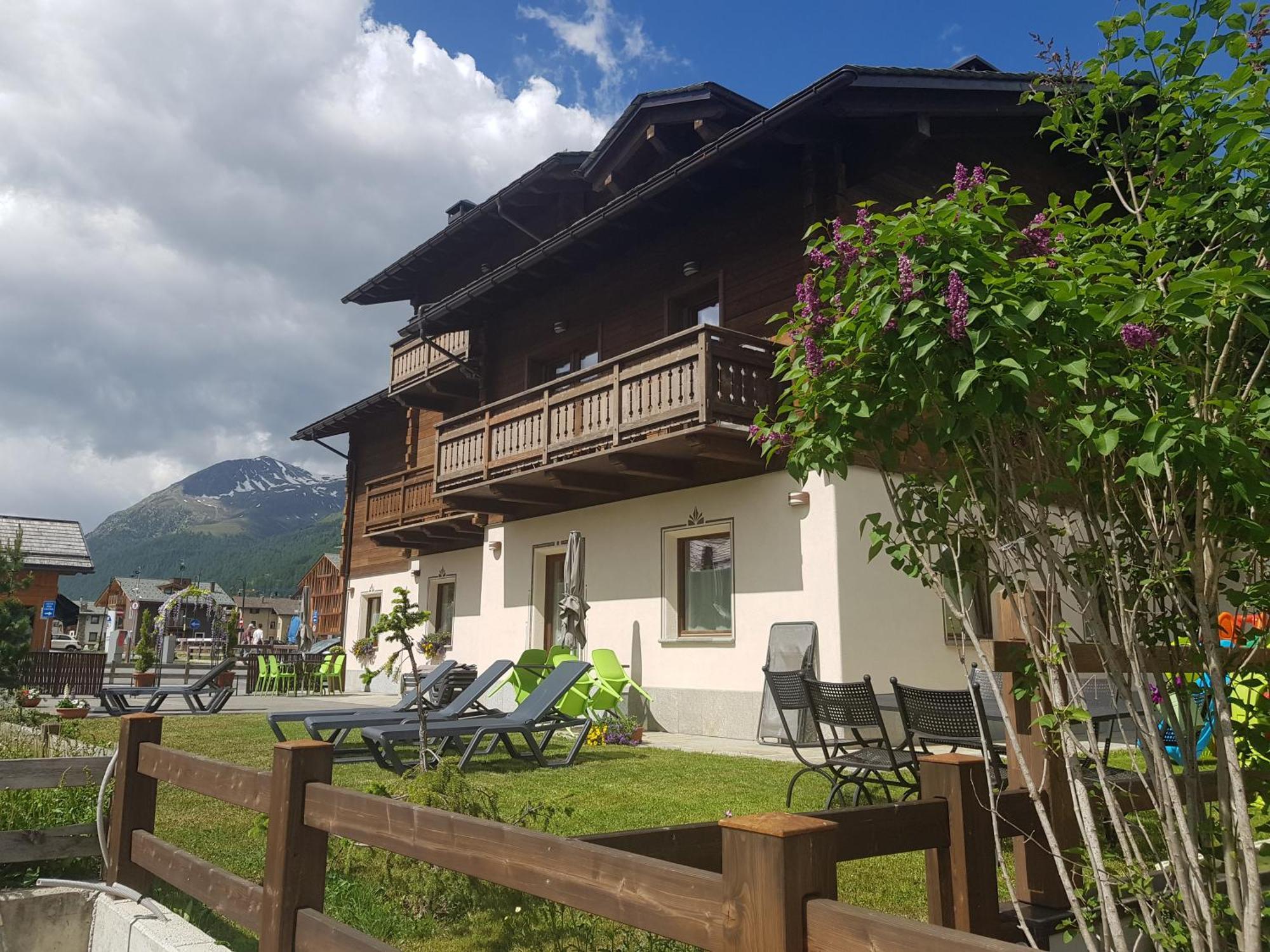 Al Camanel Apartment Livigno Exterior photo